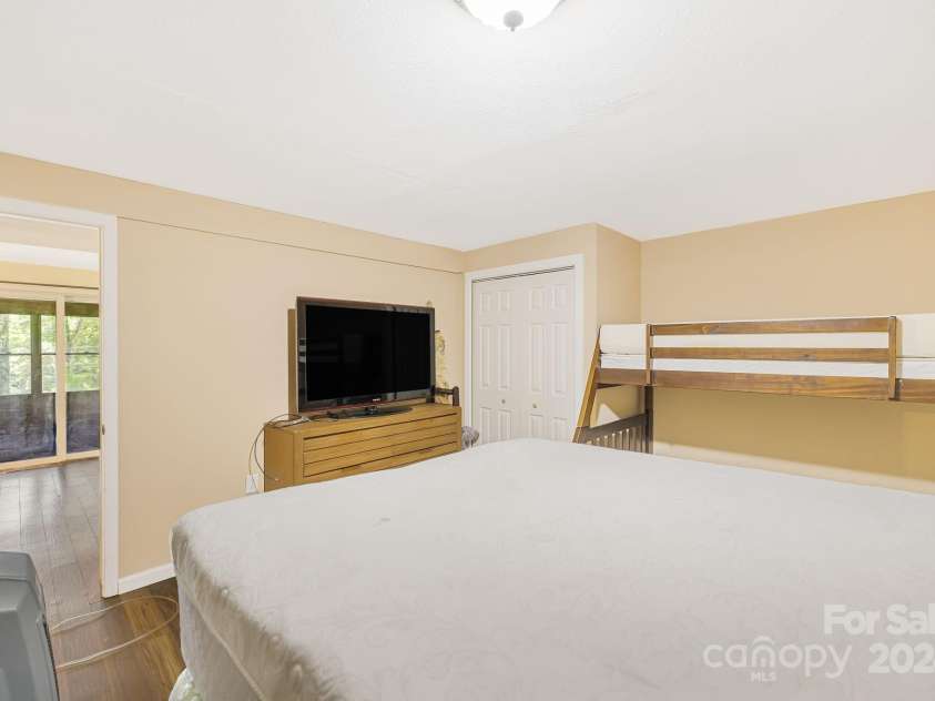 14 Oak Ridge Lane, Mars Hill, NC 28754.  MLS# CAR4172163, YatesRealty ID 177. 