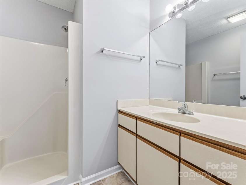 102 Abbey Circle, Asheville, NC 28805.  MLS# CAR4328206, YatesRealty ID 1770. 