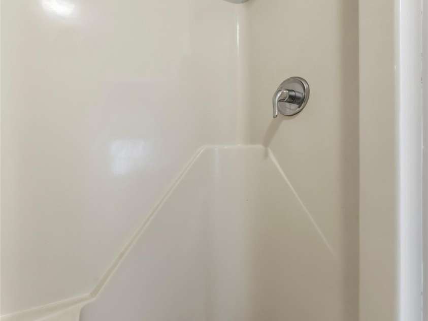 102 Abbey Circle, Asheville, NC 28805.  MLS# CAR4328206, YatesRealty ID 1770. 