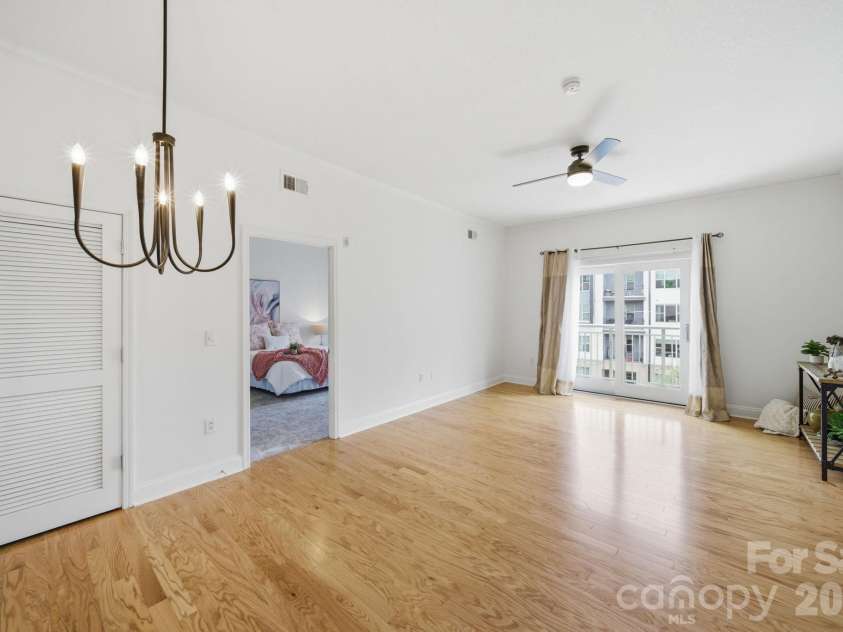 721 Governor Morrison Street, Charlotte, NC 28211.  MLS# CAR4316413, YatesRealty ID 1770. Family Room