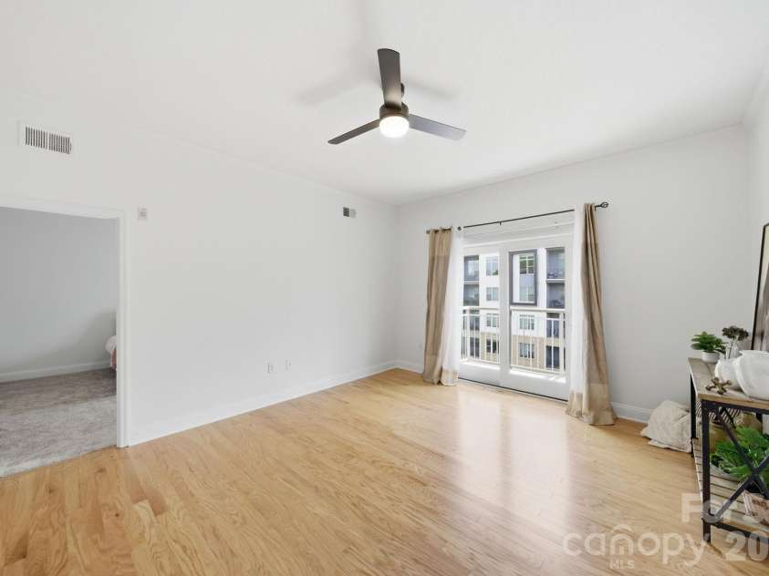 721 Governor Morrison Street, Charlotte, NC 28211.  MLS# CAR4316413, YatesRealty ID 1770. Family Room