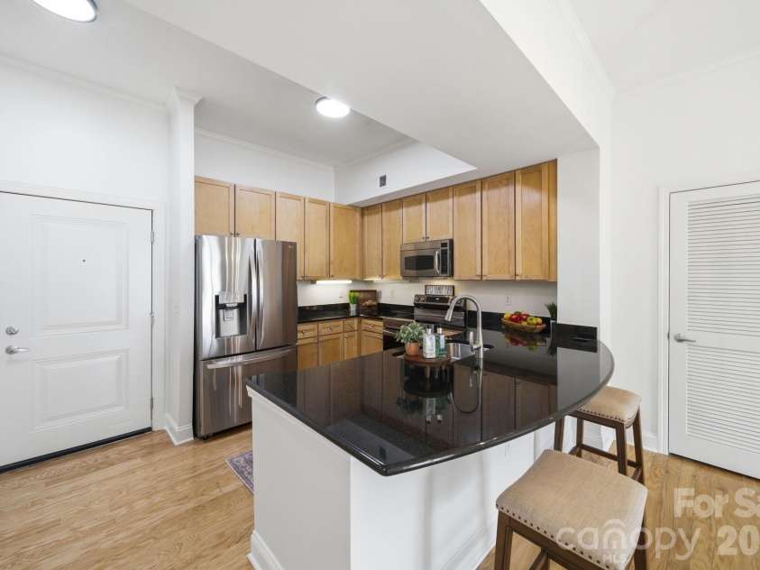 721 Governor Morrison Street, Charlotte, NC 28211.  MLS# CAR4316413, YatesRealty ID 1770. Kitchen Island