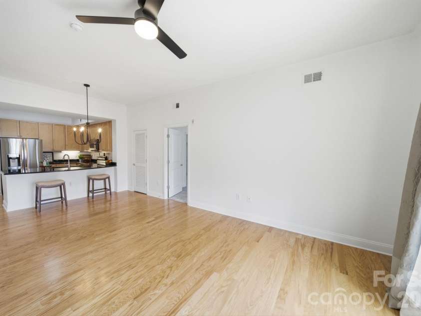 721 Governor Morrison Street, Charlotte, NC 28211.  MLS# CAR4316413, YatesRealty ID 1770. Open Floor Plan