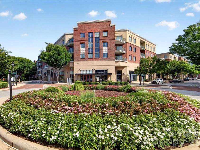 721 Governor Morrison Street, Charlotte, NC 28211.  MLS# CAR4414829, YatesRealty ID 1770. 