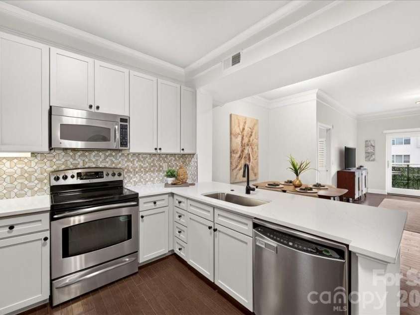 721 Governor Morrison Street, Charlotte, NC 28211.  MLS# CAR4414829, YatesRealty ID 1770. 