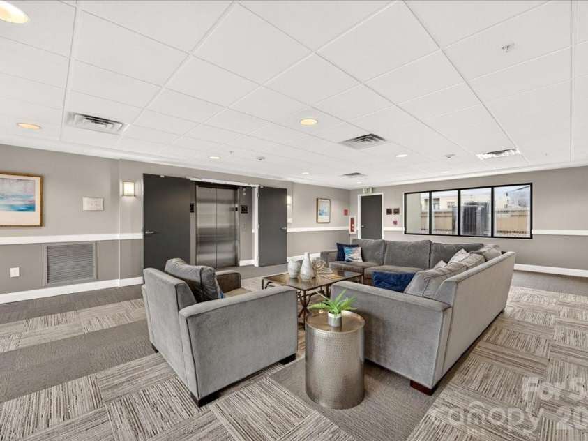 721 Governor Morrison Street, Charlotte, NC 28211.  MLS# CAR4414829, YatesRealty ID 1770. Community seating
