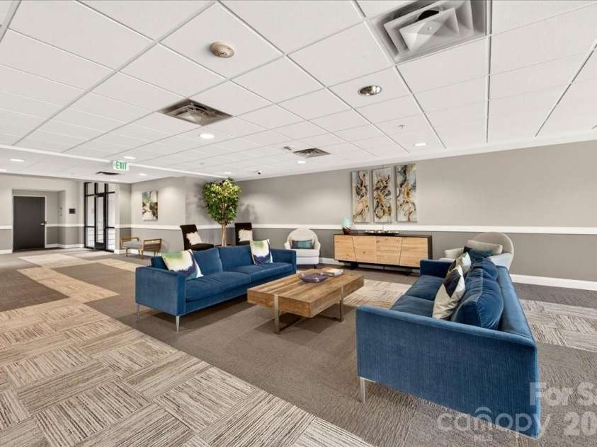 721 Governor Morrison Street, Charlotte, NC 28211.  MLS# CAR4414829, YatesRealty ID 1770. Community seating
