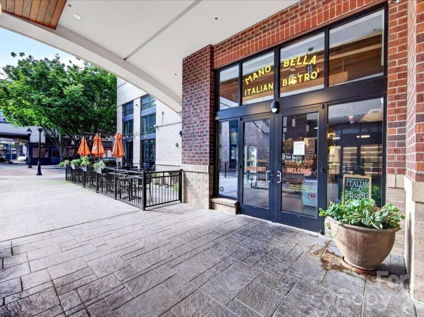 721 Governor Morrison Street, Charlotte, NC 28211.  MLS# CAR4414829, YatesRealty ID 1770. Mano Bella restaurant!