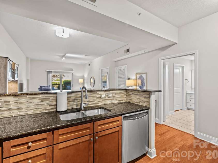 721 Governor Morrison Street, Charlotte, NC 28211.  MLS# CAR4429641, YatesRealty ID 1770. 