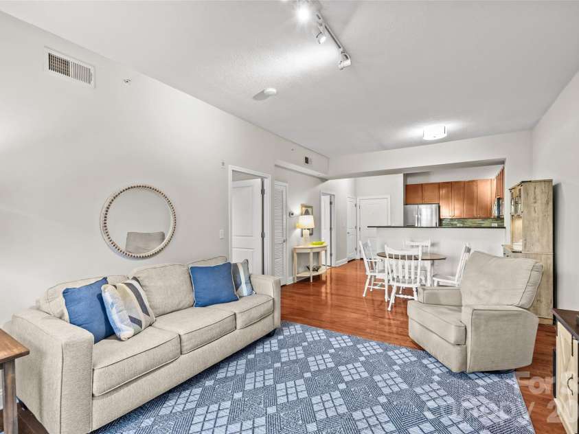 721 Governor Morrison Street, Charlotte, NC 28211.  MLS# CAR4429641, YatesRealty ID 1770. 