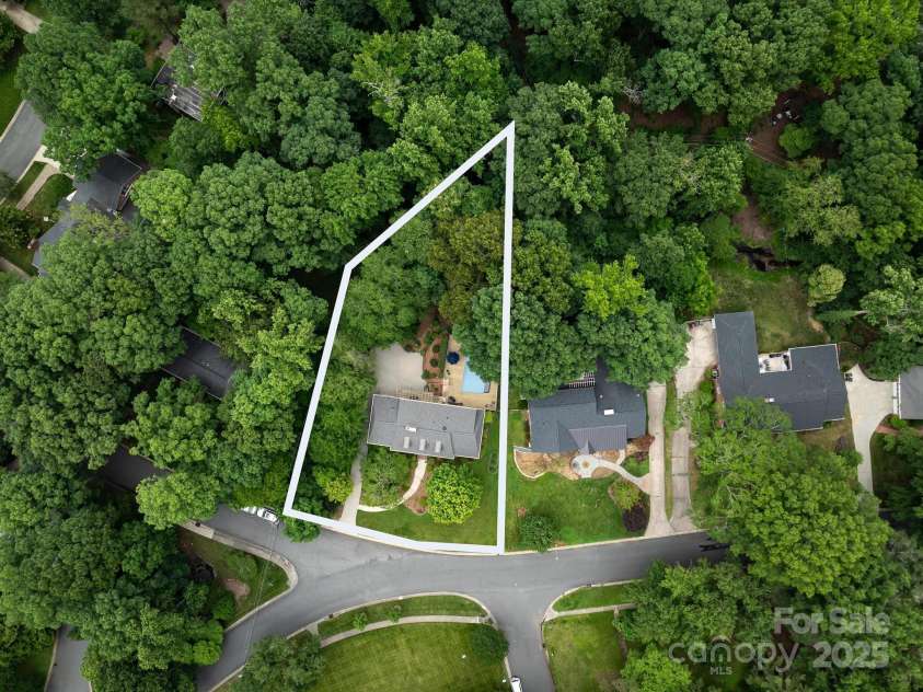 3225 Mill Pond Road, Charlotte, NC 28226.  MLS# CAR4263953, YatesRealty ID 17700. 3225 Mill Pond