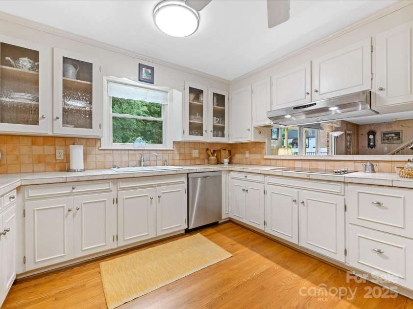 3225 Mill Pond Road, Charlotte, NC 28226.  MLS# CAR4263953, YatesRealty ID 17700. 