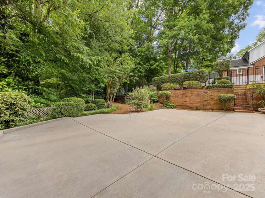 3225 Mill Pond Road, Charlotte, NC 28226.  MLS# CAR4263953, YatesRealty ID 17700. 