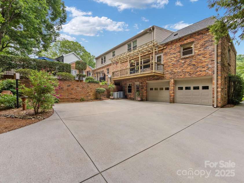 3225 Mill Pond Road, Charlotte, NC 28226.  MLS# CAR4263953, YatesRealty ID 17700. 