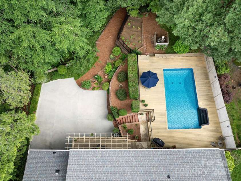 3225 Mill Pond Road, Charlotte, NC 28226.  MLS# CAR4263953, YatesRealty ID 17700. Back yard