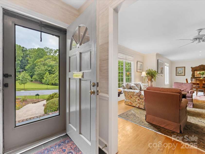 3225 Mill Pond Road, Charlotte, NC 28226.  MLS# CAR4263953, YatesRealty ID 17700. Entry