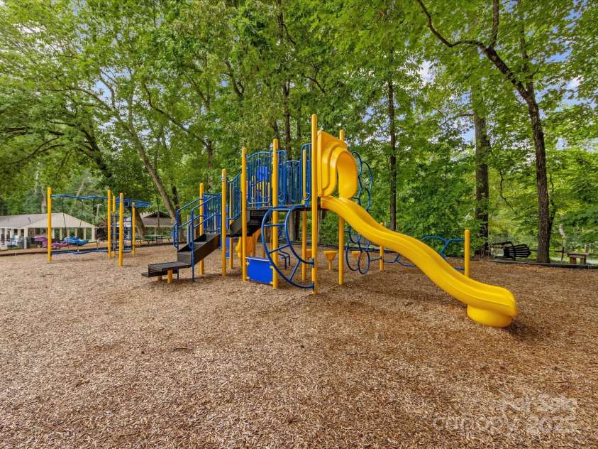 3225 Mill Pond Road, Charlotte, NC 28226.  MLS# CAR4263953, YatesRealty ID 17700. Mountainbrook's neighbohood park - Anne Heinig Park