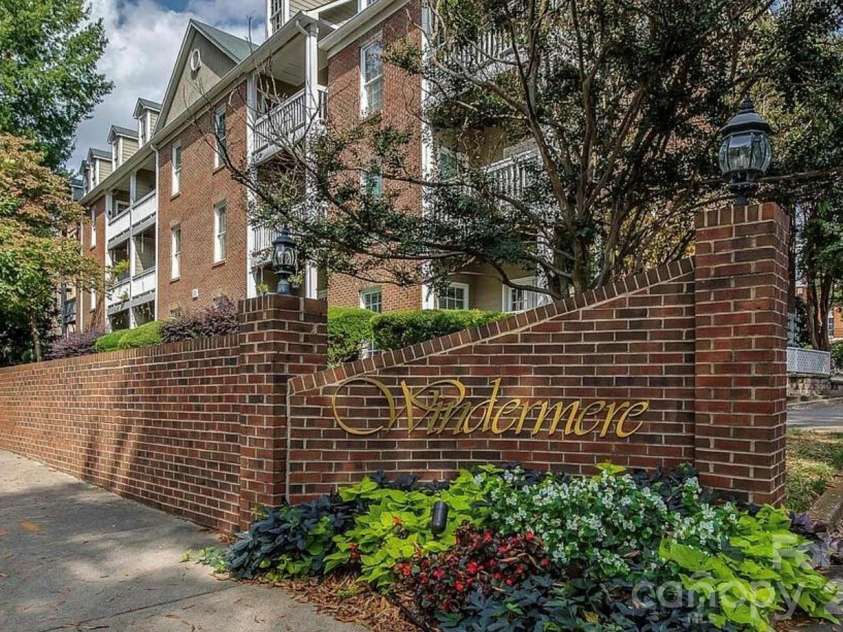 301 Queens Road, Charlotte, NC 28204.  MLS# CAR4343288, YatesRealty ID 17701. 
