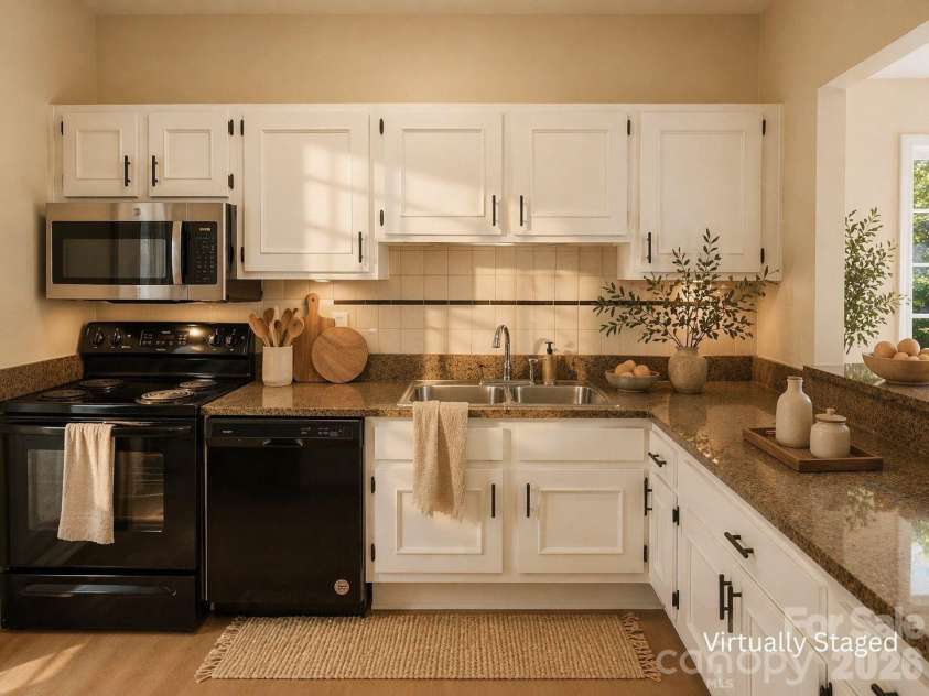 301 Queens Road, Charlotte, NC 28204.  MLS# CAR4343288, YatesRealty ID 17701. 
