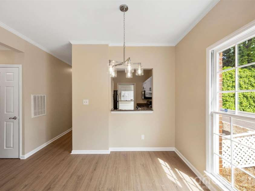 301 Queens Road, Charlotte, NC 28204.  MLS# CAR4343288, YatesRealty ID 17701. 
