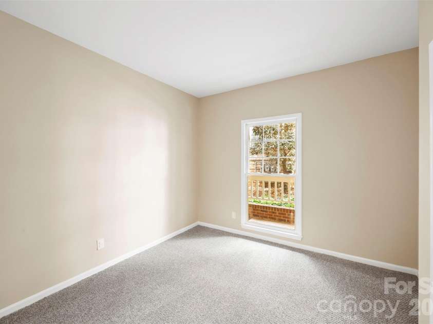 301 Queens Road, Charlotte, NC 28204.  MLS# CAR4343288, YatesRealty ID 17701. 