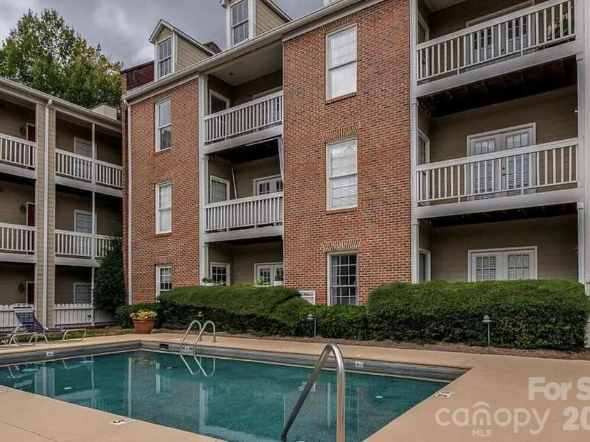 301 Queens Road, Charlotte, NC 28204.  MLS# CAR4343288, YatesRealty ID 17701. 