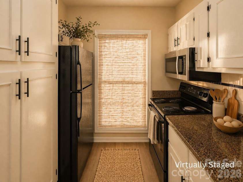 301 Queens Road, Charlotte, NC 28204.  MLS# CAR4343288, YatesRealty ID 17701. 