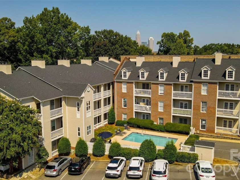 301 Queens Road, Charlotte, NC 28204.  MLS# CAR4420934, YatesRealty ID 17701. Full complex