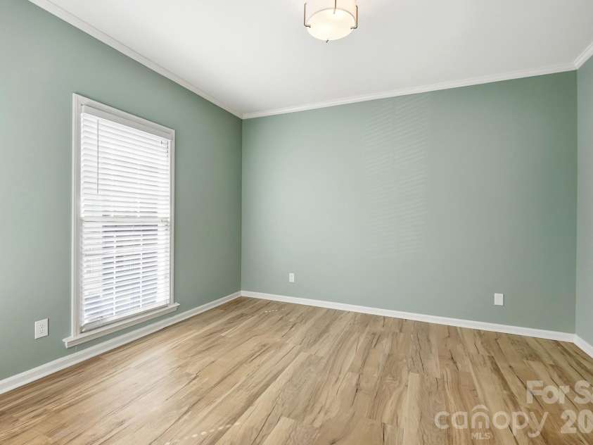 301 Queens Road, Charlotte, NC 28204.  MLS# CAR4420934, YatesRealty ID 17701. Large enough for King sized bed