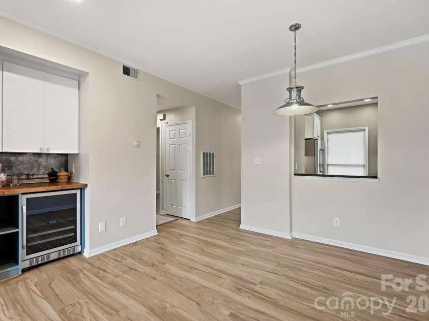 301 Queens Road, Charlotte, NC 28204.  MLS# CAR4420934, YatesRealty ID 17701. Opens floorplan