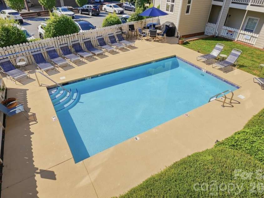 301 Queens Road, Charlotte, NC 28204.  MLS# CAR4420934, YatesRealty ID 17701. Overlooks pool