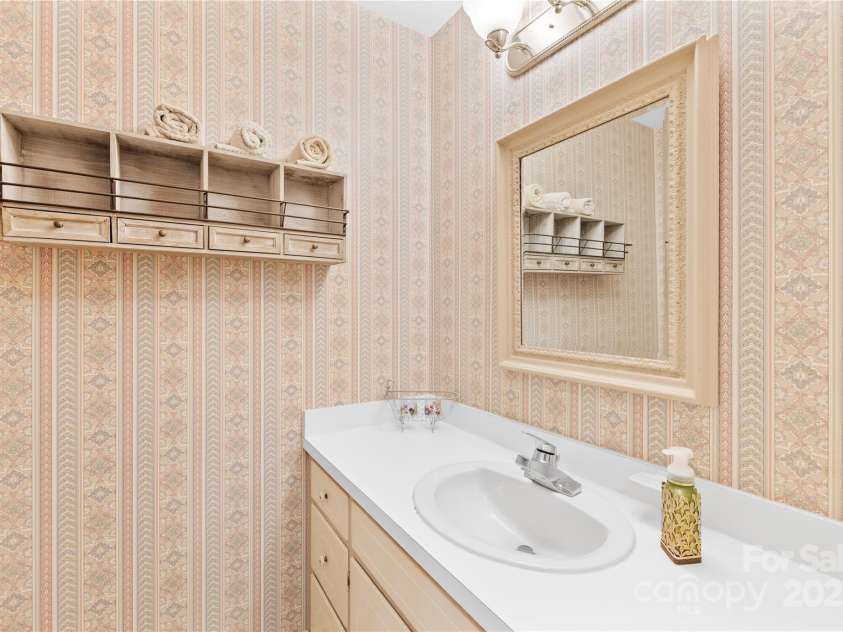 4896 Pageland Highway, Lancaster, SC 29720.  MLS# CAR4246067, YatesRealty ID 17701. 1/2 bath downstairs