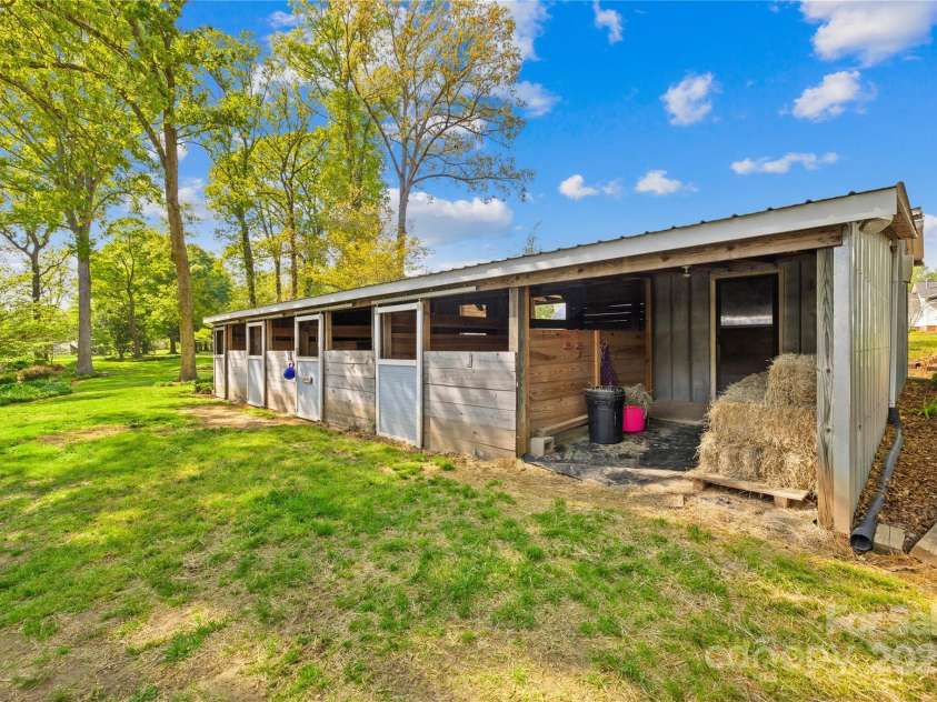 4896 Pageland Highway, Lancaster, SC 29720.  MLS# CAR4246067, YatesRealty ID 17701. 4 stall horse stable