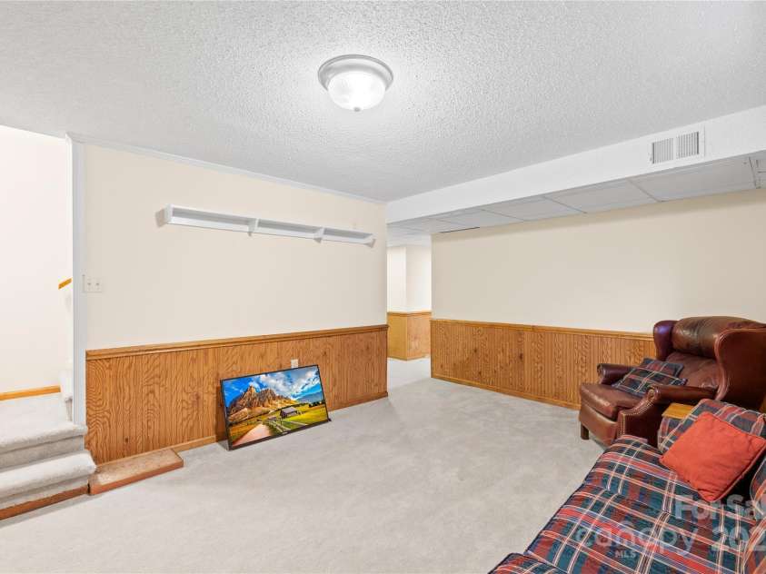 4896 Pageland Highway, Lancaster, SC 29720.  MLS# CAR4246067, YatesRealty ID 17701. Basement Den