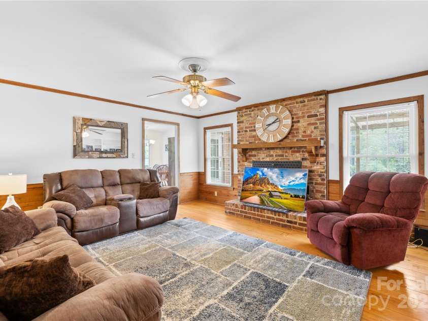 4896 Pageland Highway, Lancaster, SC 29720.  MLS# CAR4246067, YatesRealty ID 17701. Family room