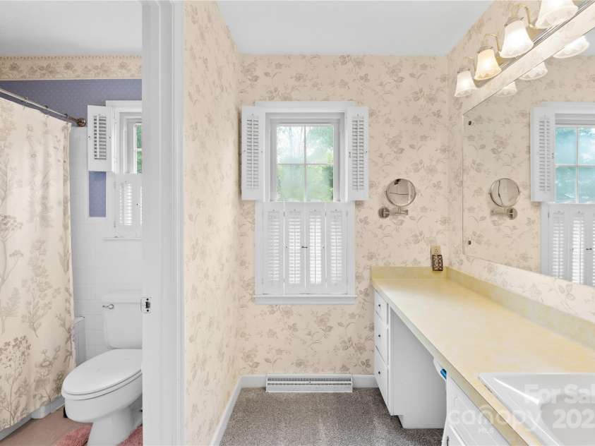 4896 Pageland Highway, Lancaster, SC 29720.  MLS# CAR4246067, YatesRealty ID 17701. Primary bath