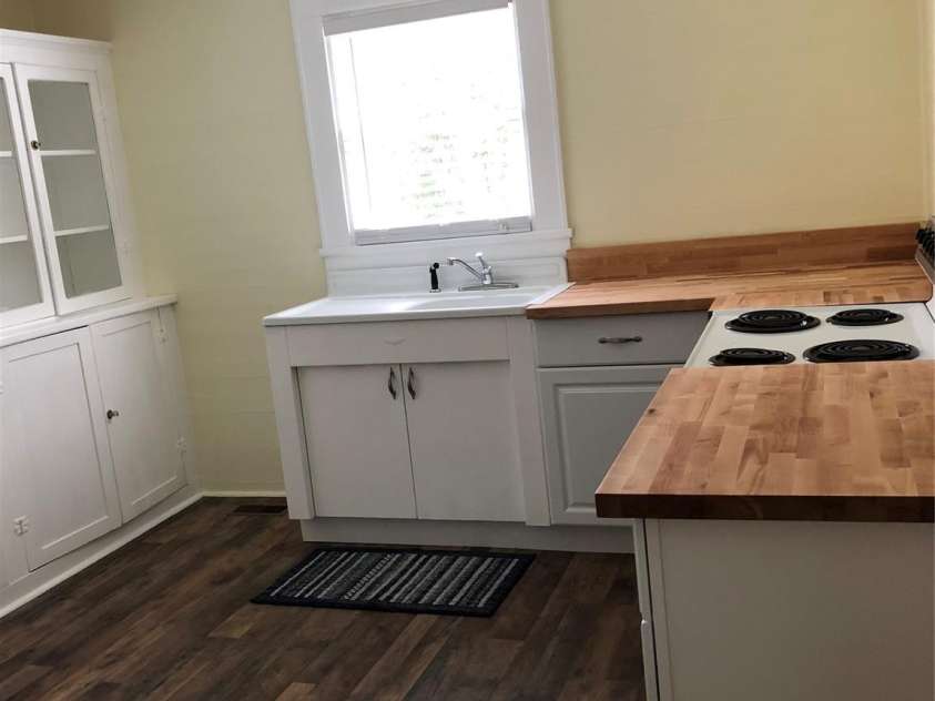 4896 Pageland Highway, Lancaster, SC 29720.  MLS# CAR4246067, YatesRealty ID 17701. White - kitchen