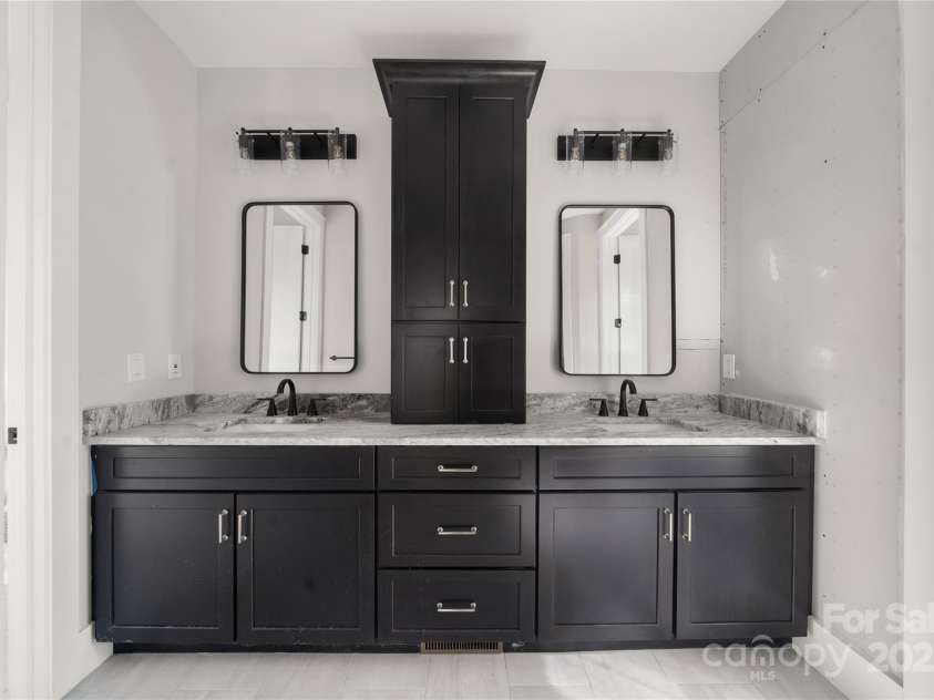 29 Wild Deer Trail, Zirconia, NC 28790.  MLS# CAR4243690, YatesRealty ID 17702. Primary double vanities