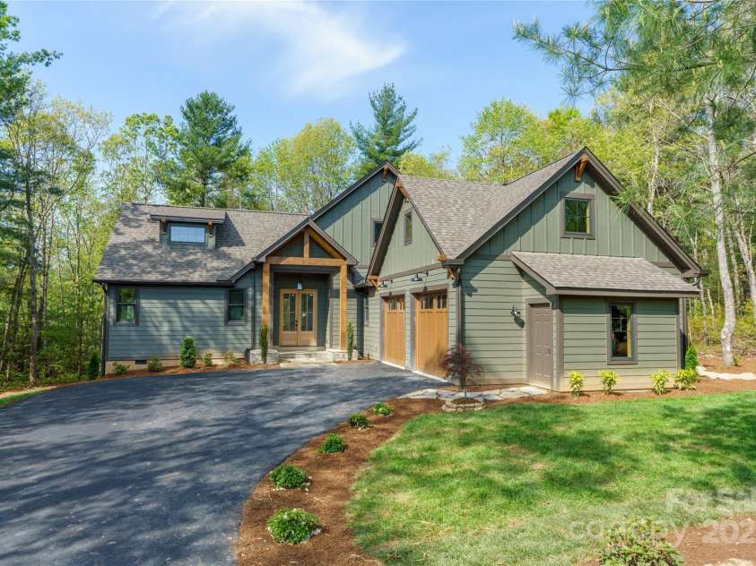 29 Wild Deer Trail, Zirconia, NC 28790.  MLS# CAR4243690, YatesRealty ID 17702. Welcome to Wild Deer Trail