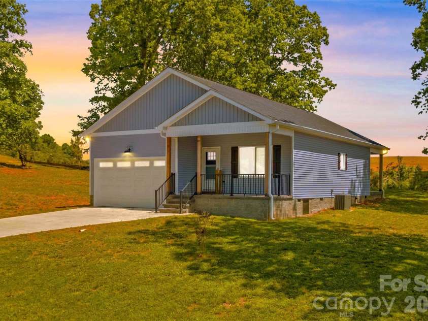 159 Foy Lane, Statesville, NC 28625.  MLS# CAR4374092, YatesRealty ID 17703. 