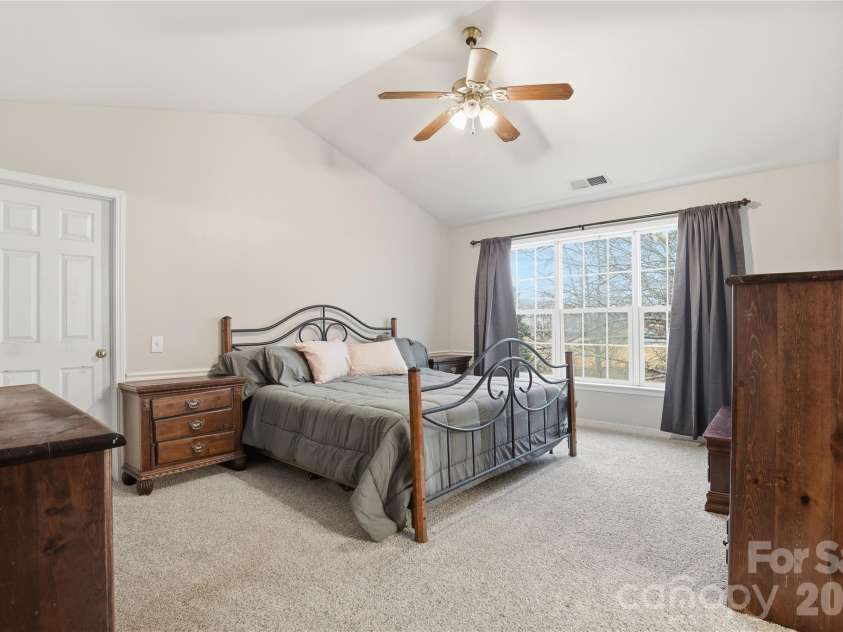 4018 Manor House Drive, Charlotte, NC 28270.  MLS# CAR4366280, YatesRealty ID 17704. 
