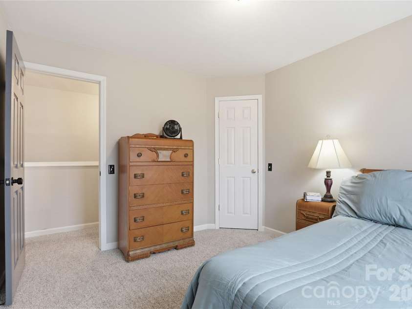 4018 Manor House Drive, Charlotte, NC 28270.  MLS# CAR4366280, YatesRealty ID 17704. 