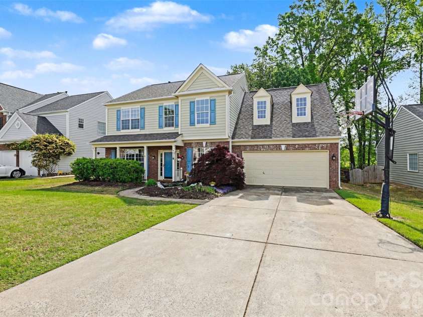 4018 Manor House Drive, Charlotte, NC 28270.  MLS# CAR4366280, YatesRealty ID 17704. 