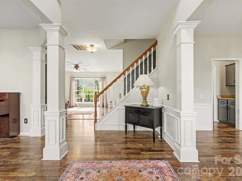 4018 Manor House Drive, Charlotte, NC 28270.  MLS# CAR4366280, YatesRealty ID 17704. 