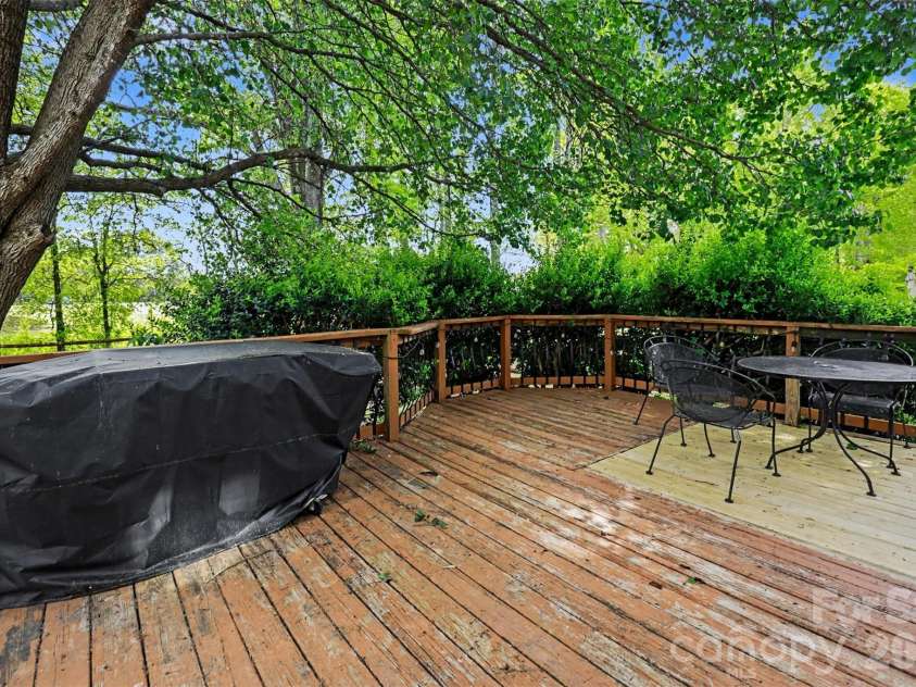 4018 Manor House Drive, Charlotte, NC 28270.  MLS# CAR4366280, YatesRealty ID 17704. 