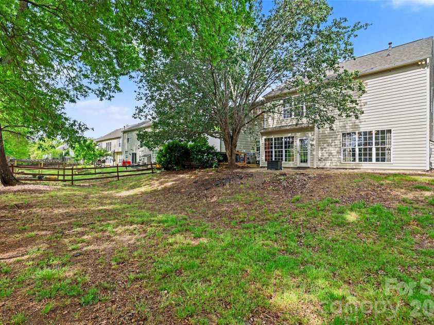4018 Manor House Drive, Charlotte, NC 28270.  MLS# CAR4366280, YatesRealty ID 17704. 