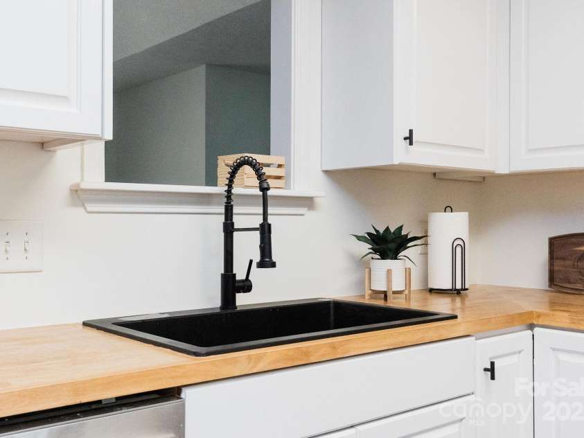 1643 Mayfair Drive, Conover, NC 28613.  MLS# CAR4243234, YatesRealty ID 17705. 