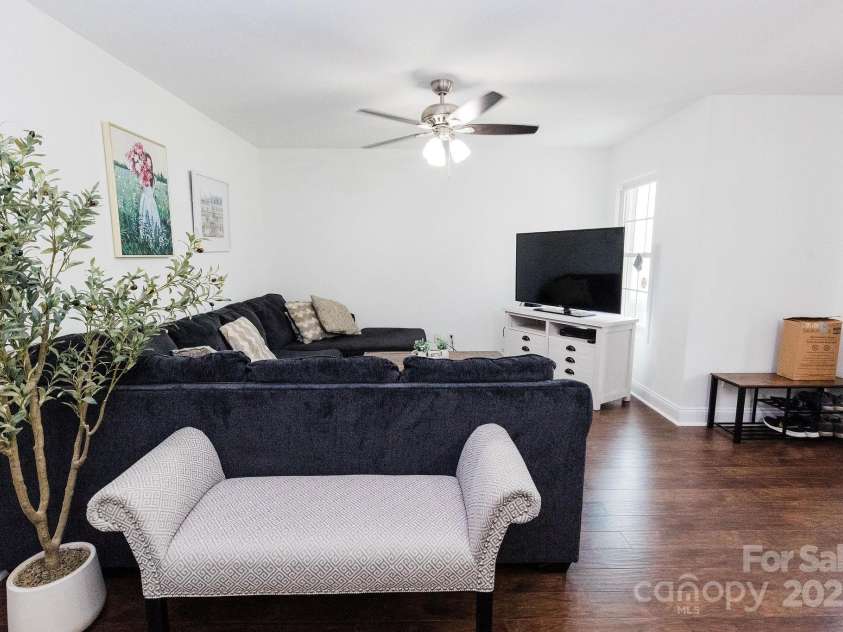 1643 Mayfair Drive, Conover, NC 28613.  MLS# CAR4243234, YatesRealty ID 17705. 