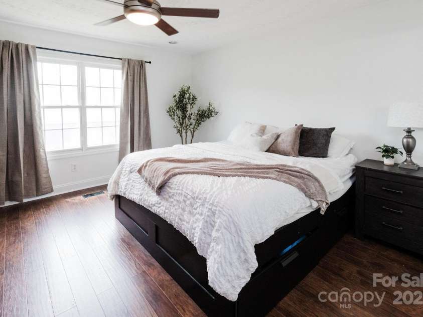 1643 Mayfair Drive, Conover, NC 28613.  MLS# CAR4243234, YatesRealty ID 17705. 