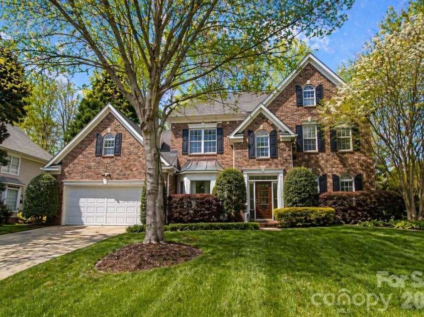 4600 Hanging Ivy Drive, Charlotte, NC 28215.  MLS# CAR4365174, YatesRealty ID 17705. 